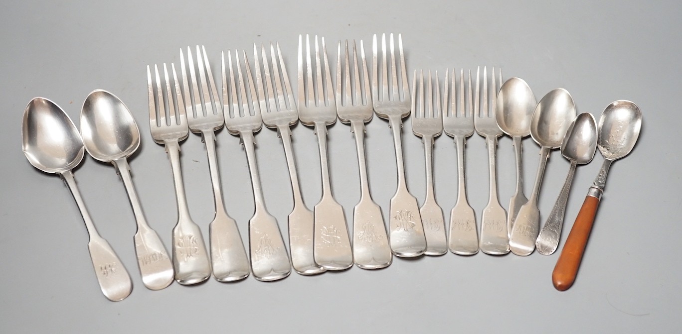 Seven items of assorted 19th century silver fiddle pattern flatware, various dates and makers and sundry other silver flatware